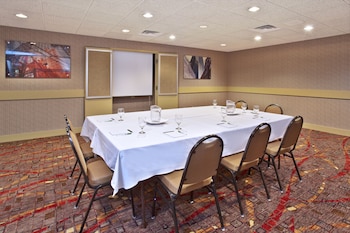 holiday inn manitowoc by ihg