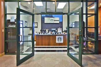 holiday inn manitowoc by ihg