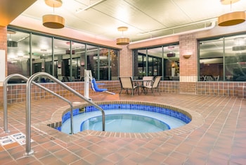 Holiday Inn Manitowoc By Ihg,Sheboygan>>Manitowoc,3 star