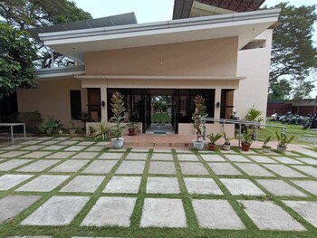 claytown pension house