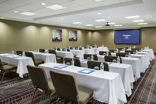 hampton inn and suites chicago mt prospect