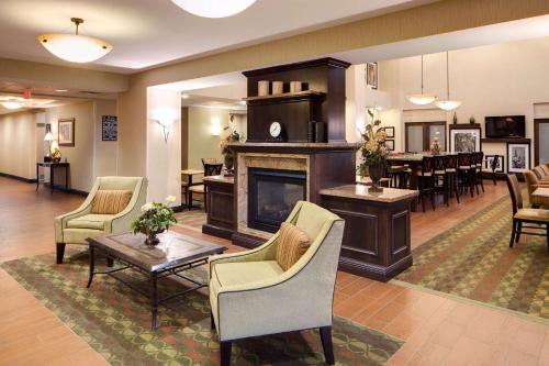 hampton inn and suites chicago st charles