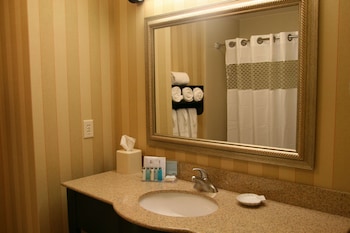 hampton inn and suites chicago st charles