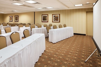 hampton inn and suites chicago st charles