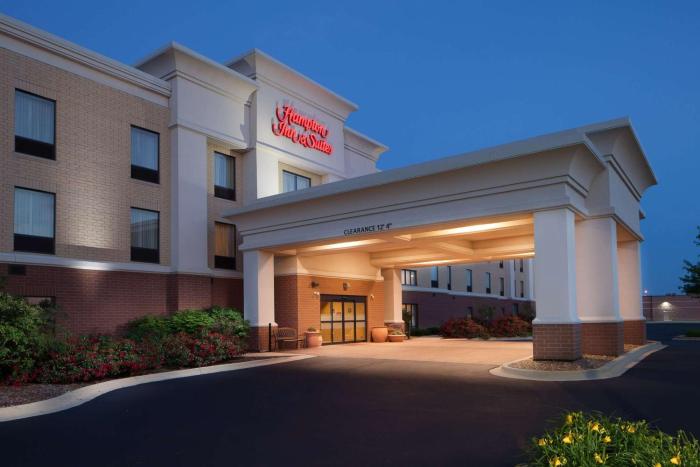 hampton inn and suites chicago st charles