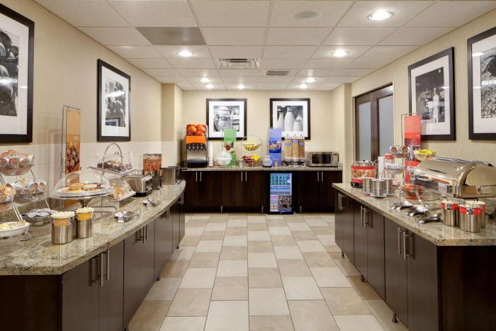 hampton inn and suites chicago st charles