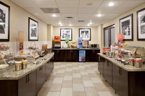 hampton inn and suites chicago st charles