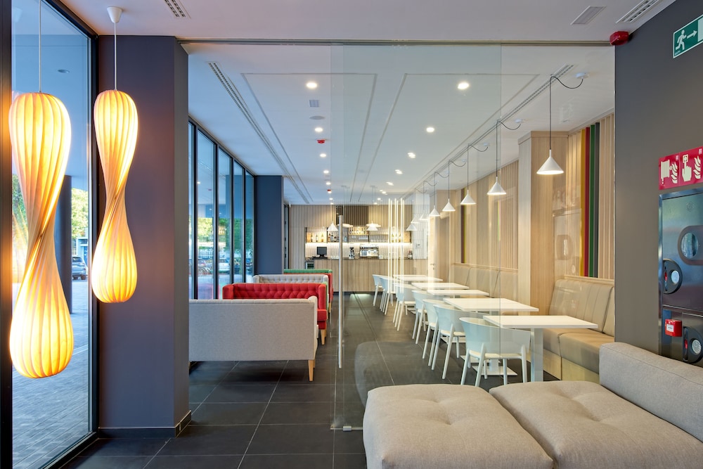 hotel dwo colours alcala