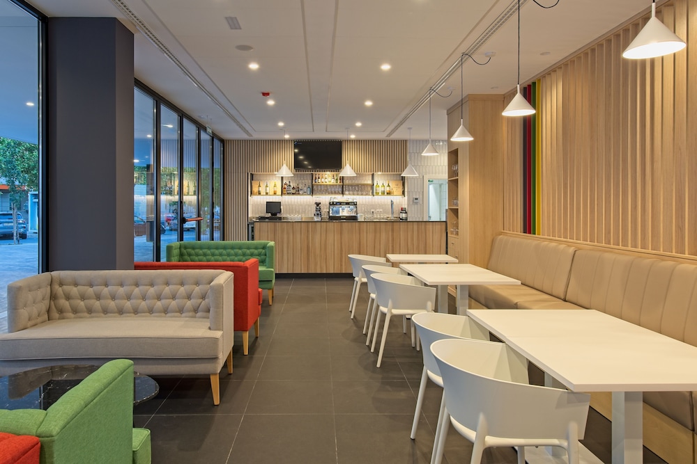 hotel dwo colours alcala