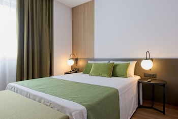 hotel dwo colours alcala