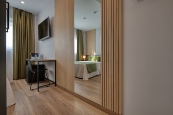 hotel dwo colours alcala
