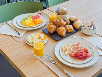hotel dwo colours alcala