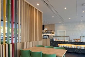 hotel dwo colours alcala