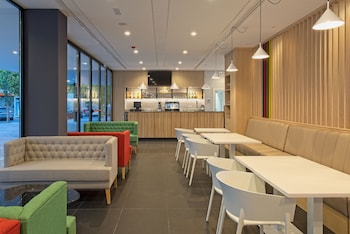 hotel dwo colours alcala