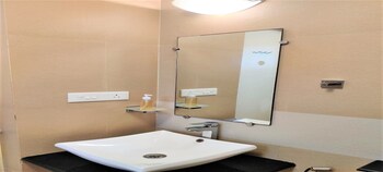 jungle hut annabelles beach apartments at bernard simao calangute