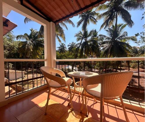 jungle hut annabelles beach apartments at bernard simao calangute