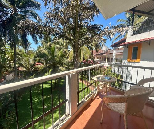 jungle hut annabelles beach apartments at bernard simao calangute