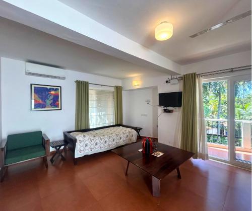 jungle hut annabelles beach apartments at bernard simao calangute