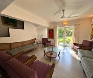 jungle hut annabelles beach apartments at bernard simao calangute