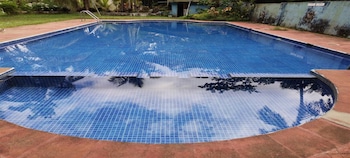 jungle hut annabelles beach apartments at bernard simao calangute