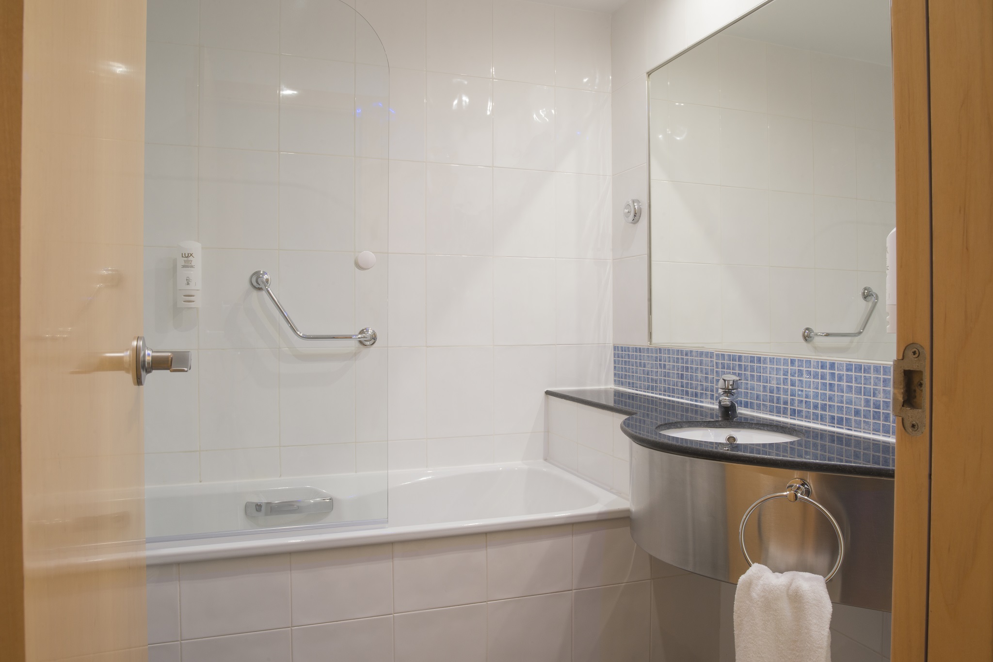 holiday inn express valencia bonaire by ihg