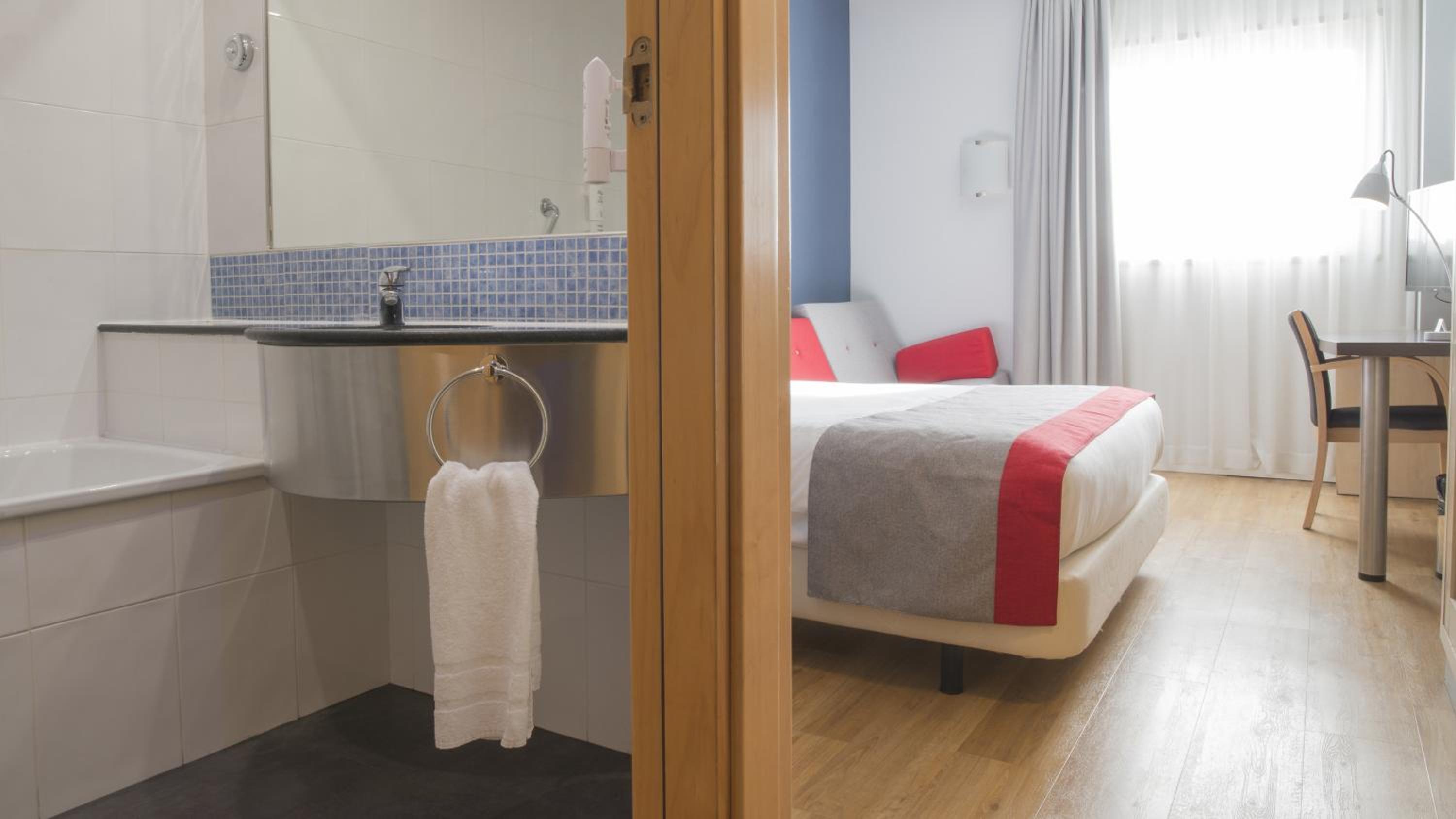 holiday inn express valencia bonaire by ihg