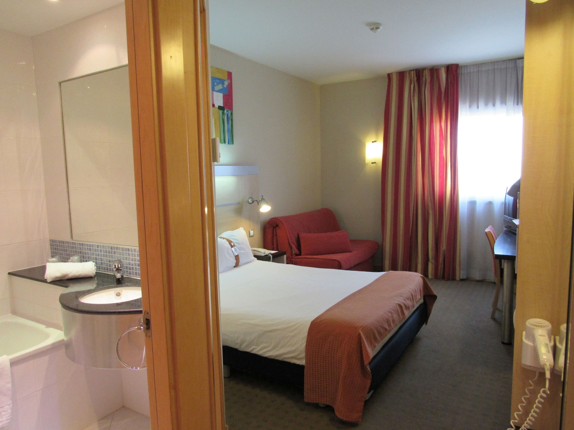 holiday inn express valencia bonaire by ihg