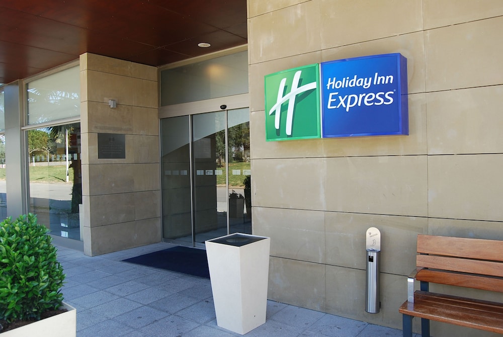 holiday inn express valencia bonaire by ihg