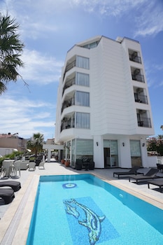 aurasia sea side hotel
