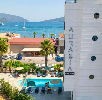aurasia sea side hotel