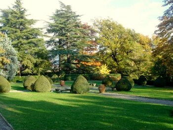 charming elegant castle flat with large garden