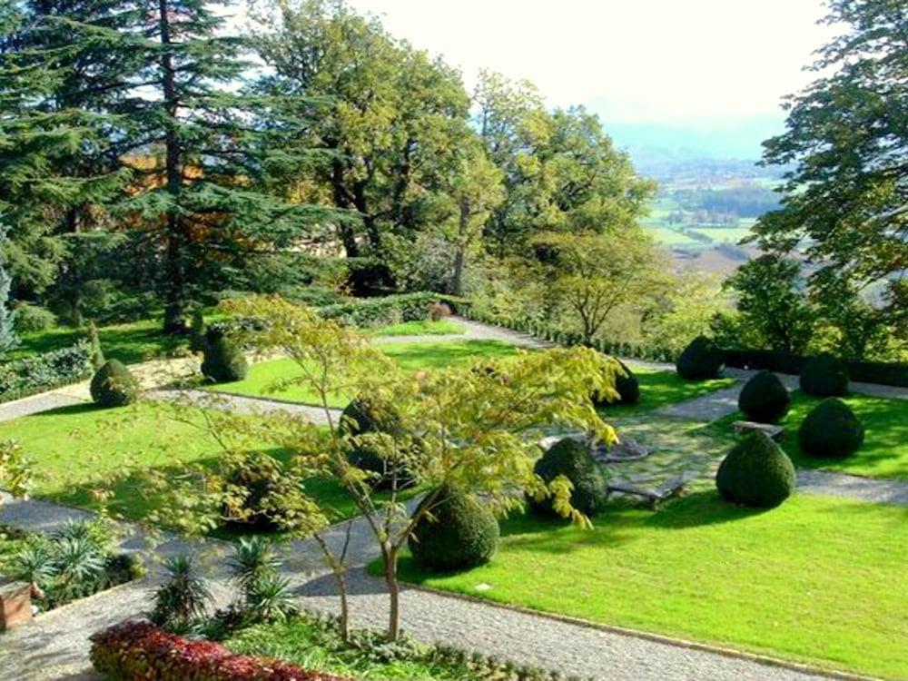 charming elegant castle flat with large garden