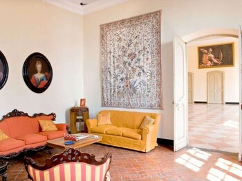 charming elegant castle flat with large garden
