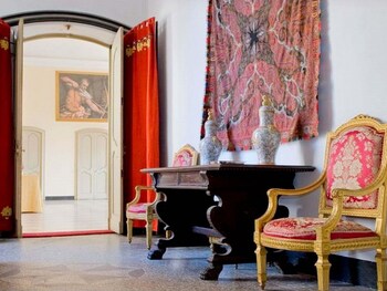 charming elegant castle flat with large garden