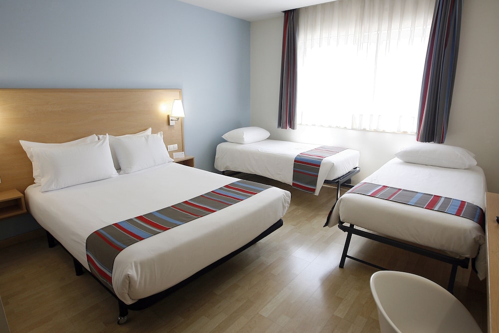 travelodge barcelona poblenou