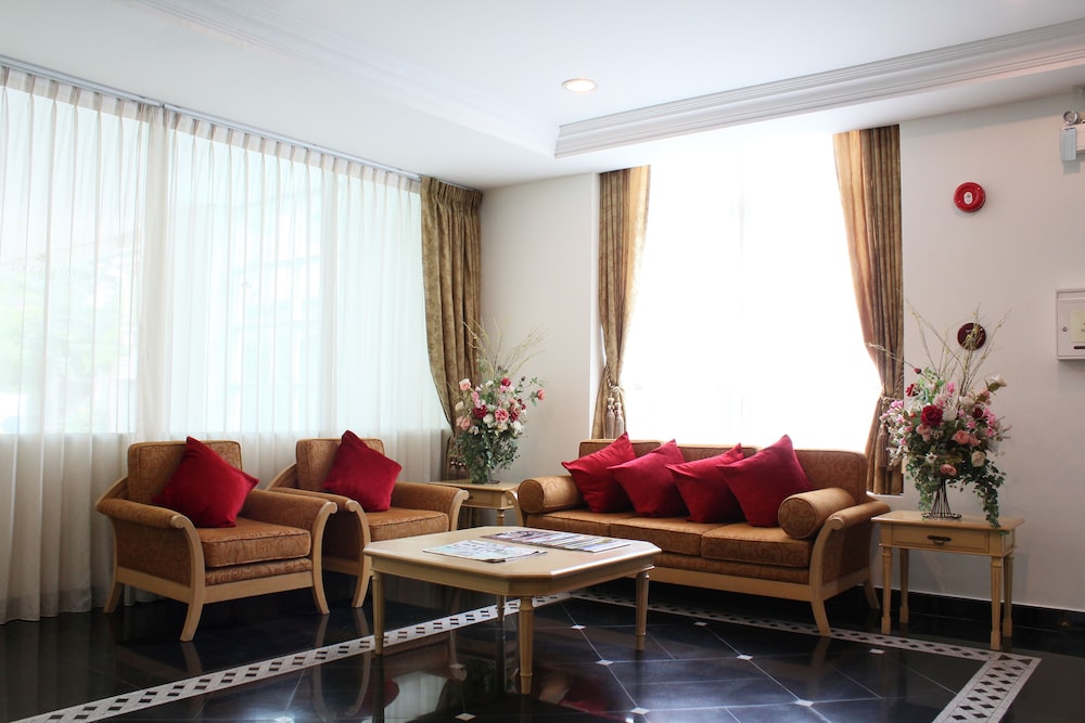 romance hotel srinakarin