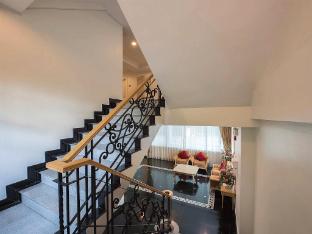 romance hotel srinakarin