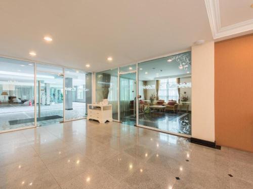 romance hotel srinakarin