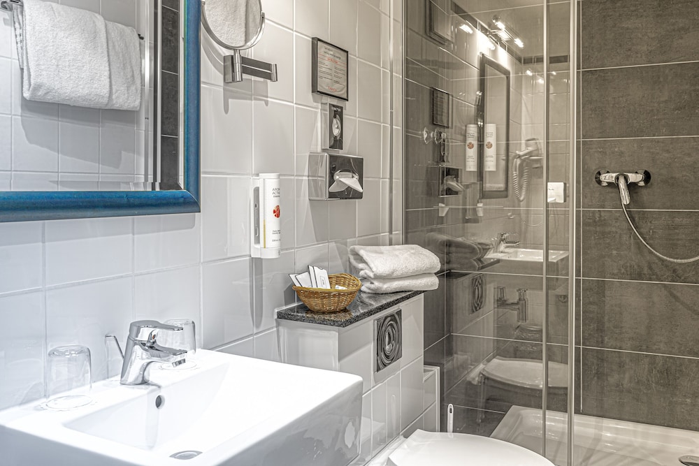 ramada frankfurt city centre and financial dist