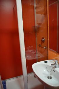 loop inn santiago de compostela albergue hostel