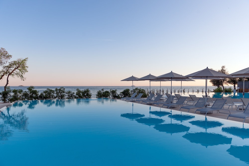 maistra select amarin resort