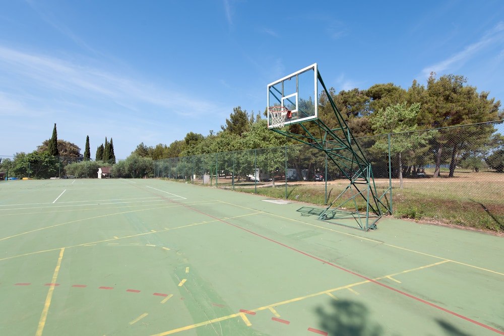 maistra select amarin resort