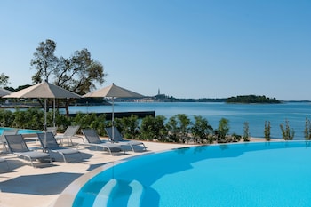 maistra select amarin resort