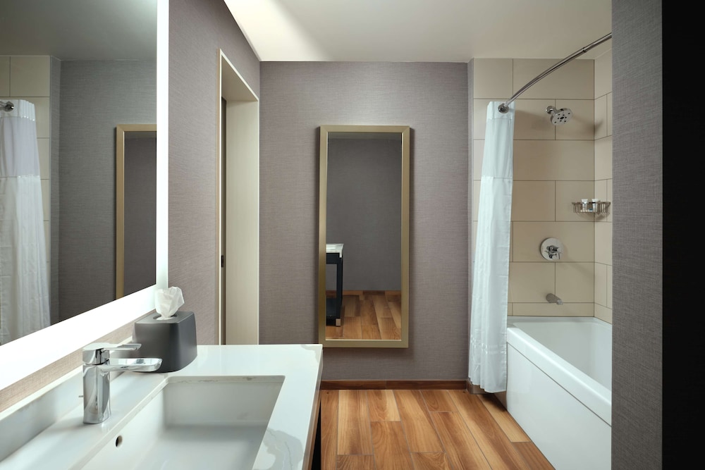 hyatt place lax century blvd