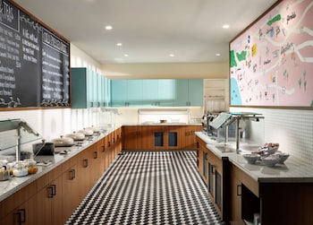 hyatt place lax century blvd