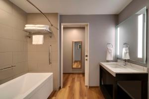 hyatt place lax century blvd