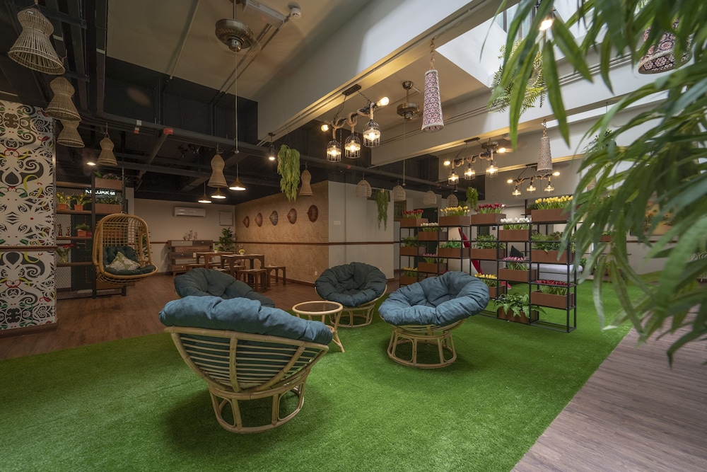 east riverine boutique hotel