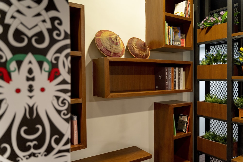 east riverine boutique hotel