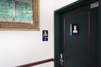 east riverine boutique hotel