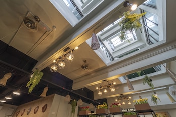 east riverine boutique hotel